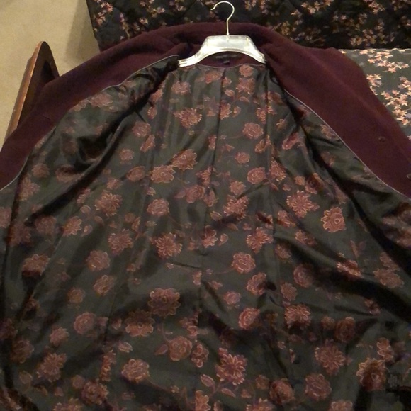 Wine wool knee length coat. - Picture 7 of 9